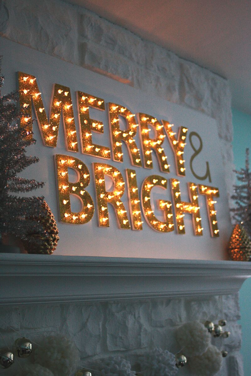 DIY Gorgeous Light Up Marquee for the Holidays