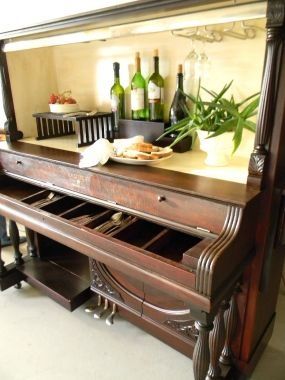 giddyupcycled-piano-bar